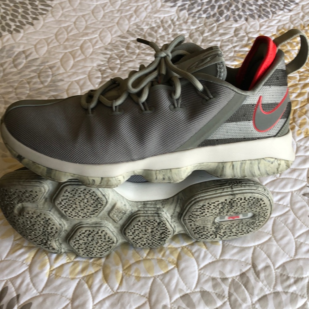 Lebron James 14 shoes US 9.5 men’s